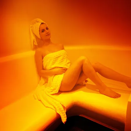Q Hotel