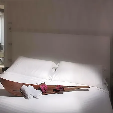 Q Hotel 3*