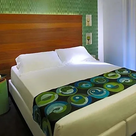 Q Hotel 3*